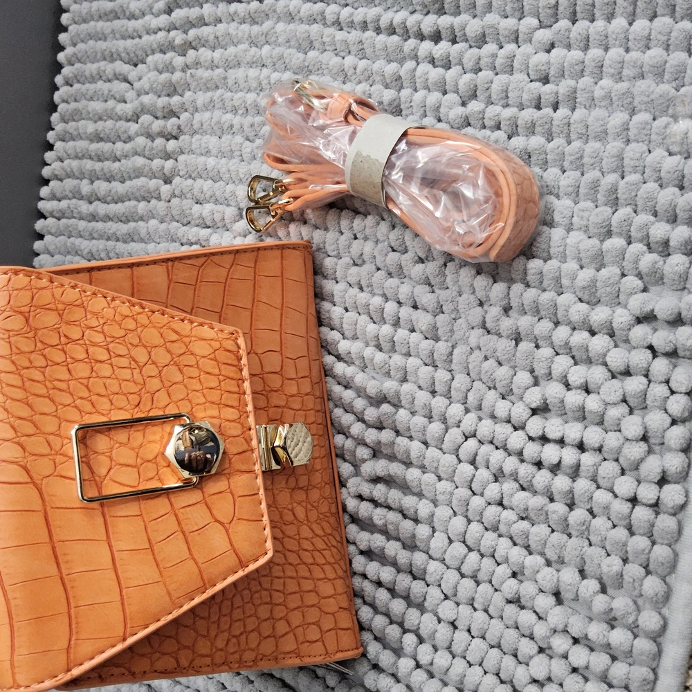 New Badgley Mischka Croco flap over crossbody bag in Orange - Picture 5 of 15
